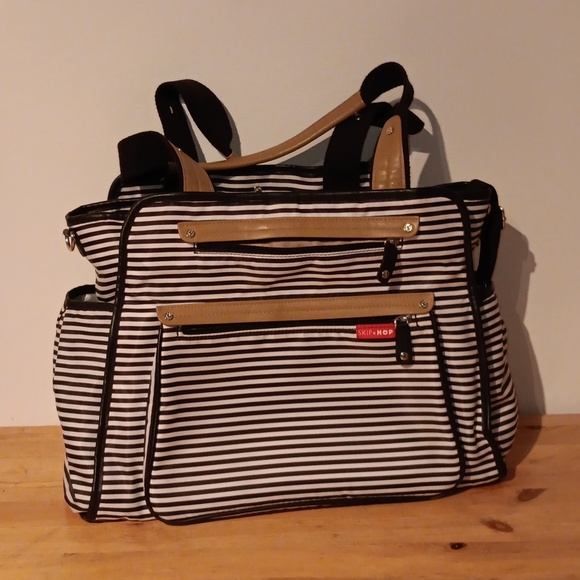 Like new Skip Hop Grand Central Diaper Bag, Black & White Stripe tote - Picture 2 of 7